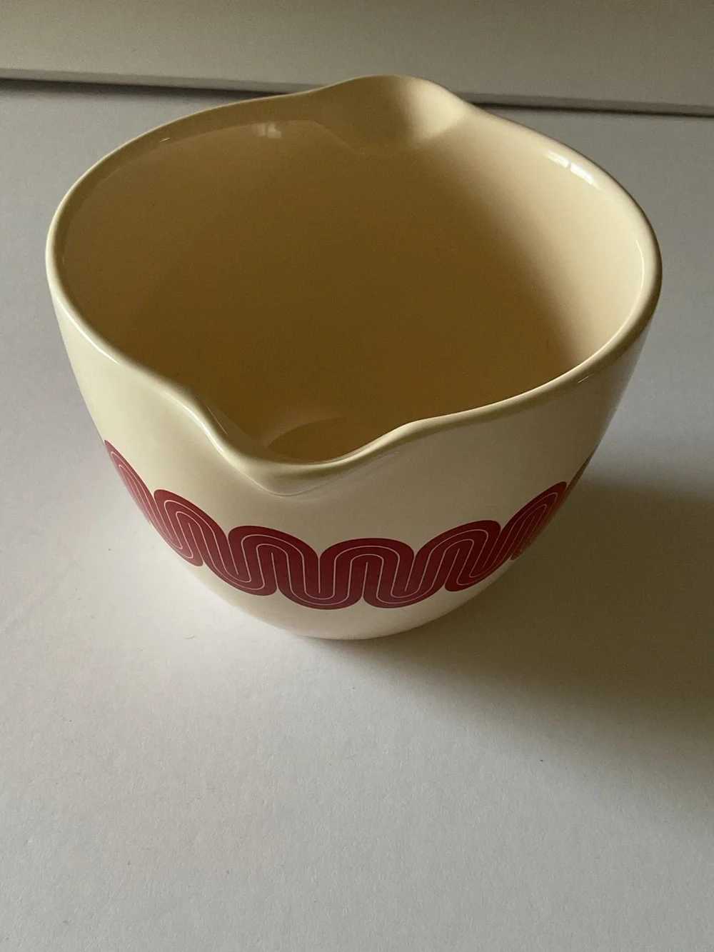GREAT JONES STIR CRAZY CERAMIC MIXING BOWL RED WAVE PATTERN NWOT